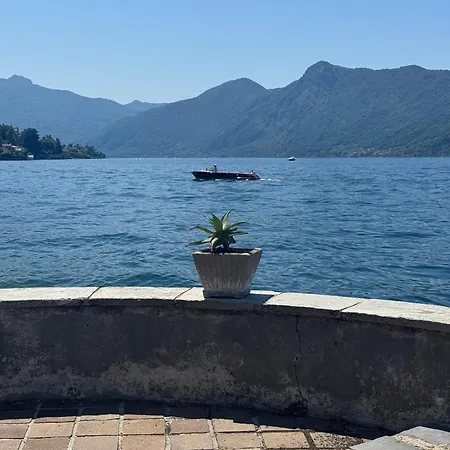 ヴィラ Planca Fiumelatte